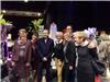 Le maire Jean-Sébastien Vialatte avec les élus Nadine Espinasse, André Mercheyer, Dominique Antonini, Dany Cayol et l'organisatrice du Salon Patricia Mancini.