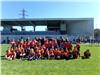 L'école de rugby de Six-Fours avec le maire et ses adjoints : à l'urbanisme Joseph Mulé, aux sports et à la jeunesse André Mercheyer, aux ports et aux travaux Fabre et aux anciens combattants Denis Perrier.