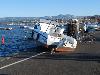 Vedette projetée sur le port. Photo prise le dimanche matin après le retour au calme.