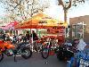 Stand du concessionnaire Six-Fournais Compte Tours Moto (KTM) : « Aujourd’hui nous n’avons pas encore fait de vente, mais nous avons eu beaucoup de passage et des gens sérieusement intéressés. On n’achète pas une KTM sur un coup de tête, c’est toujours un achat réfléchi.  Nous espérons avoir les retombées dans les semaines qui viennent ».