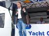 Jean Yves Perrette, président du Yacht Club de Six Fours, après avoir félicité les compétiteurs, clôtura la Nationale Hobie Cat 2009 par une tombola, offrant ainsi un lot de consolation à ceux qui n’ont peut être pas reçu les honneurs du podium.