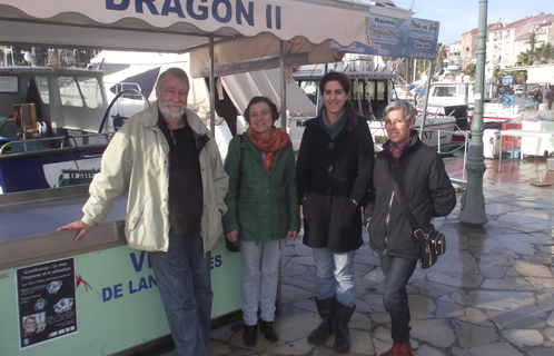 Pierre Mollo, Elisabeth Tempier, Morgane Nédélec et  Sophie Marty réunis lundi matin sur le port de Sanary.