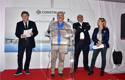 Le maire, Marc Vuillemot, au centre. A sa droite, Philippe Sintes, coprésident de l'USS, à sa gauche, Philippe Bega, représentant la société Constructa et Dominique Laboroi coprésidente de l'USS en charge de l'évènementiel.