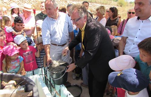 Aux côtés de Jean-Michel Huguet, premier adjoint au Maire (à gauche), Christian Perruchio, président de Sainte-Geneviève