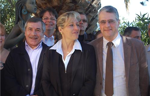 Nathalie Bicais, entourée de Gérard Beccaria (à gauche) et du candidat six-fournais Jean-Marc Froment.