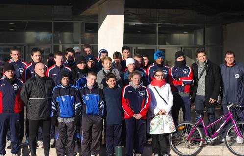 Dany Cayol avec les Jeunes Sapeurs Pompiers.