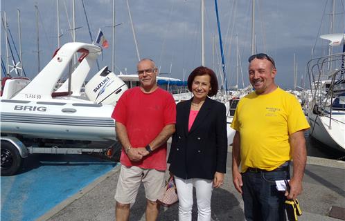 Le président du CLAB Didier Castillo, l'élue du Brusc Delphine Quin et Marcel Roman de Jet6