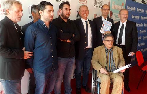 Au premier plan, à droite, Marc Davin, directeur du service Animation et culture. Derrière, en partant de la gauche, Jean-Louis Andréani (programmateur), Ben et Alex (Voiles Sonores), Jean-Marc Pastorino (Pdt Groupe Nice-Matin), le maire, Jean-Paul Joseph, et Jean-Yves de Filiquier, (directeur du casino Partouche de Bandol).