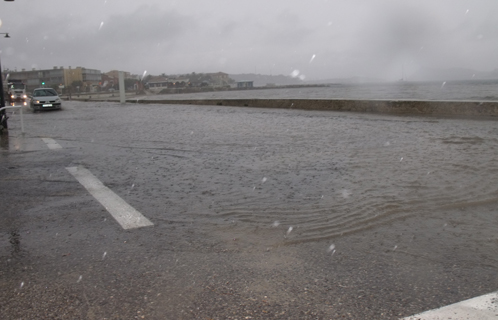 Plage du Cros ce matin; on risquait de noyer son moteur