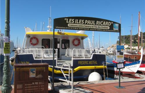 Le Frédéric Mistral fait la navette entre Sanary et Les Embiez