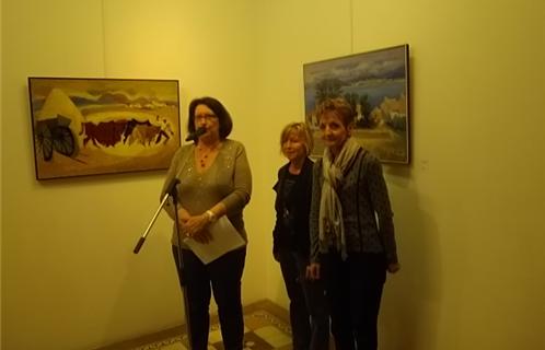 Dominique Ducasse et Dany Cayol aux côtés de la fille de l'artiste pour inaugurer l'exposition.