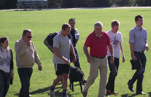  Jonny Wilkinson a été accueilli par Sanary Ovalie et des représentants de la municipalité au stade de la Guicharde.