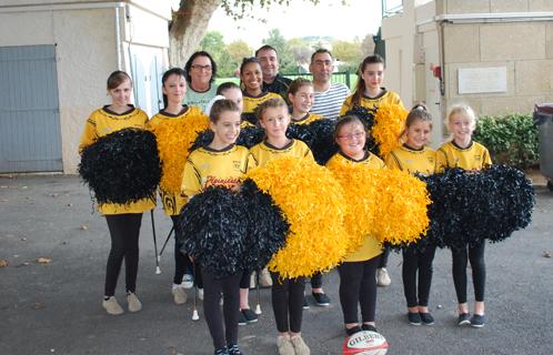 Désormais Sanary Ovalie a ses majorettes.