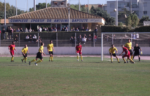 Le derby a eu lieu dimanche au stade Antoine Baptiste.