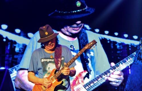 Carlos Santana et le son unique de sa guitare