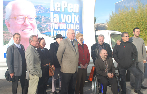 Au centre monsieur Jean-Louis Bouguereau et Frédéric Boccaletti lors de la conférence de presse du Front National à Six Fours les Plages.