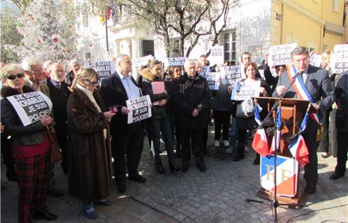 Robert Bénéventi, Maire d'Ollioules, pendant son intervention : "Cet attentat est un acte de guerre, nous devons tous être solidaires"