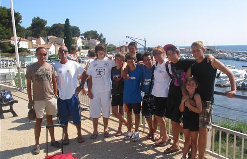 Les huit handballeurs du club de Six-Fours/La Seyne et les éducateurs sportifs du Club La Méduse ont participé à un stage en eaux vives.