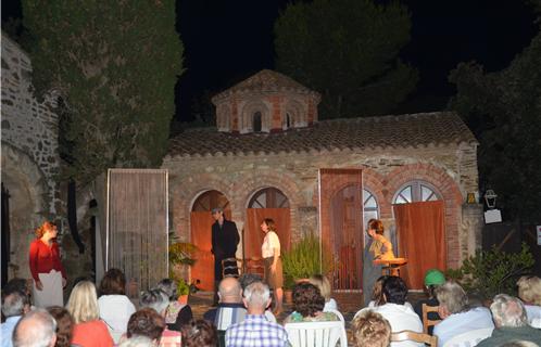 C'est dans le splendide décors de la bastide Galitzine que la compagnie Atout Théâtre a présenté son nouveau spectacle