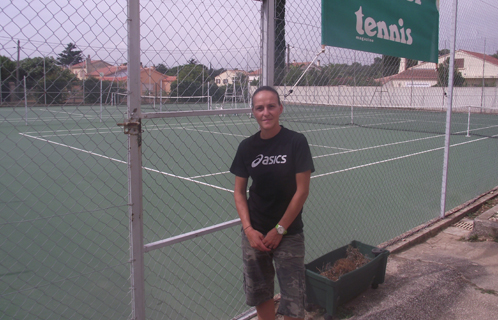 Eléna Castagnera enseigne désormais au tennis club du Cap Sicié (du côté de Mer et Montagne). Le tournoi vétéran débute lundi.