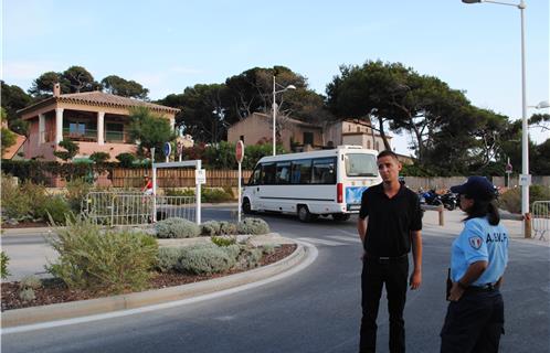 A 19h, une heure avant le concert, le groupe vedette Thirty Seconds To Mars n'était toujours pas arrivé, mais la scène était prête.