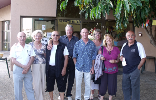 Camille Gibelin avec des membres de l'association.