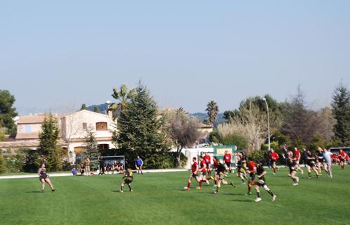 Sanary Ovalie, solide vainqueur face à l'US Valreassienne rugby.