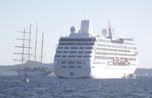 L'Azamara Journey et le Star Flyer ont fait une escale remarquée à Sanary.