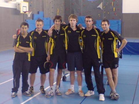 L’équipe première du Sanary Tennis de Table, de gauche à droite : Arnaud Buchbach, Michael Tourneur, Vincent Beltran, Olivier Peisson, Araund Le goff, Cyril Parack.