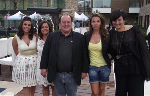 Lionel  Fahy entouré des protagonistes de la soirée avec Céline Normand, Julie Dahan, Alexandra Carbonel et Sandra Bellec.
