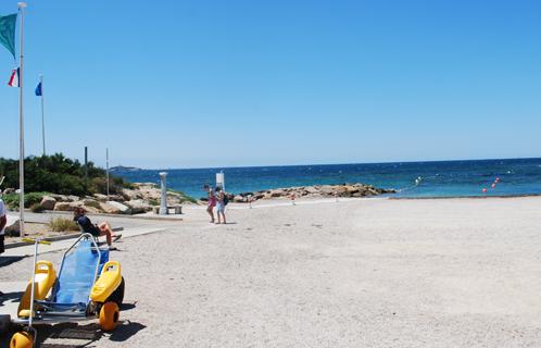 Plage des Roches Brunes à la Coudoulière.