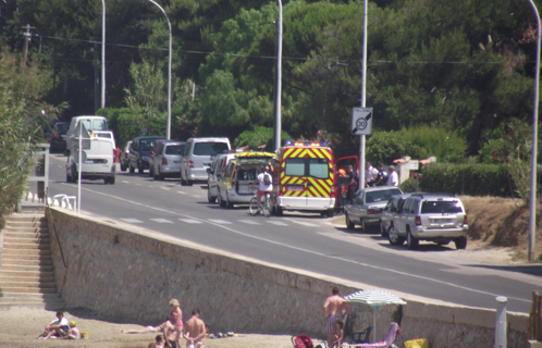 L'accident s'est déroulé lundi matin au niveau de la corniche du Cros. 