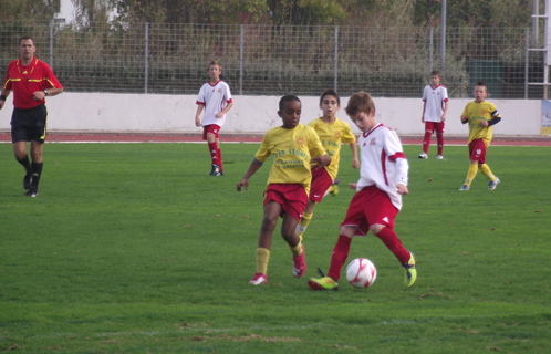 Les jeunes Six-fournais ont ouvert les hostilités pour ce grand rassemblement des U12 et U13 au stade Antoine Baptiste.