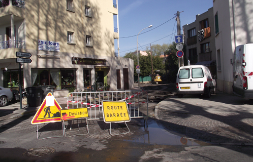 Trois jours de travaux avenue Picareau "afin  d'améliorer le confort des usagers et plus particulièrement celui des
piétons nombreux notamment les jours de marché".