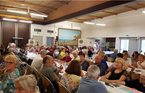 300 personnes étaient présentes. 