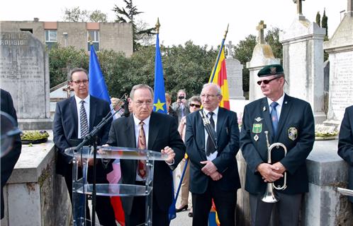Jean Pierre Sauvanaud au micro lors de la commémoration de la disparition du Torpilleur 102
(photo d'archives)