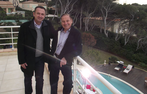 Jean Vincenti et Christophe Chouvin sur l'une des terrasses de la Sanarytaine, pendant qu'on tournait une scène en intérieur au rez de chaussée.