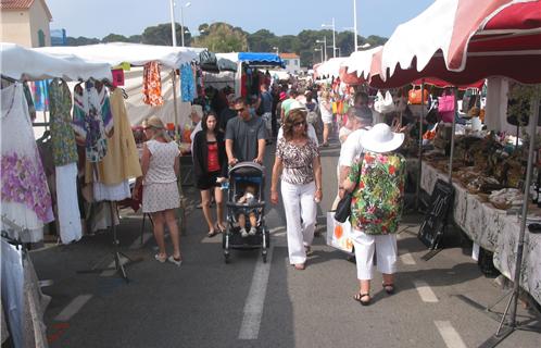 Affluence estivale sur le port