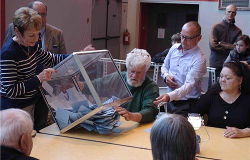 La vêrité va sortir des urnes à la halle du Verger