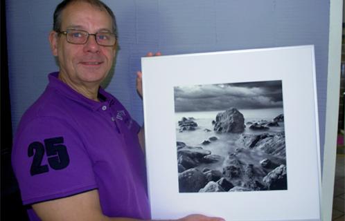 Cette photo prise à la Verne a permis à Roger Vantomme de remporter le concours régional papier (NB), pour le titre de meilleur auteur PACA et la médaille de la meilleure photo de paysage en noir et blanc au concours national.