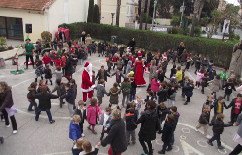 Belle animation de Noël à l'école maternelle de Portissol.