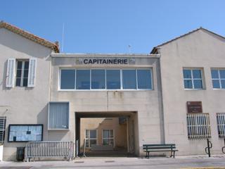 Capitainerie du port du Brusc avant les travaux.