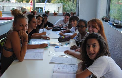 Moment studieux à l'Ajir...