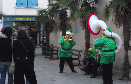 Un jazz band a mis de l'ambiance dans les ruelles.