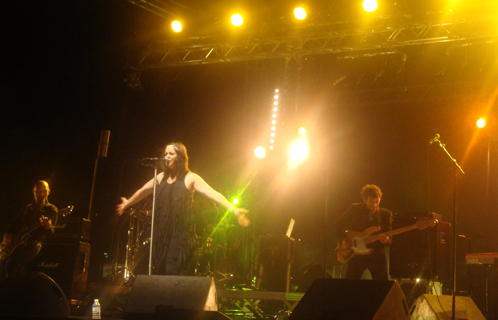 Aurélie Cabrel sous les lumières de Sanary.