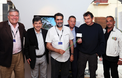 Joan Fontcuberta entouré de l'équipe du musée Dumas, de Philippe Sérénon et Jean-Luc Monterosso.