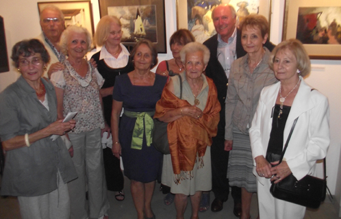 Les artistes réunies avec la conseillère municipale Dany Cayol, le président de l'ASNOM François Desmants et l'initiateur de l'exposition André Bérutti.
