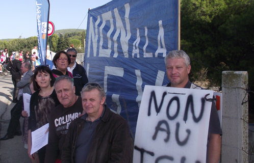 Riverains et associations mobilisés contre le projet de LGV. Ils faisaient signer une pétition sur la ligne de départ du trophée Pascale Ranucci.