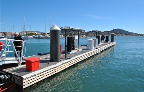 La station d'avitaillement permettant d'approvisionner les pêcheurs, plaisanciers et autres professionnels de la mer.