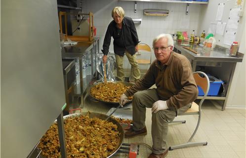 Gérard et Richard en cuisine.